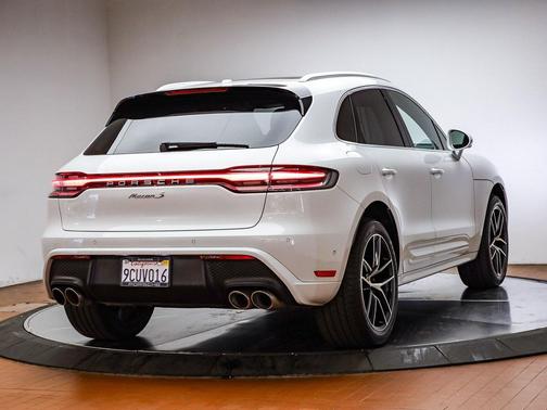 2022 Porsche Macan S