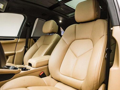 2022 Porsche Macan S