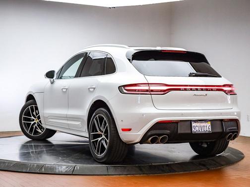 2022 Porsche Macan S