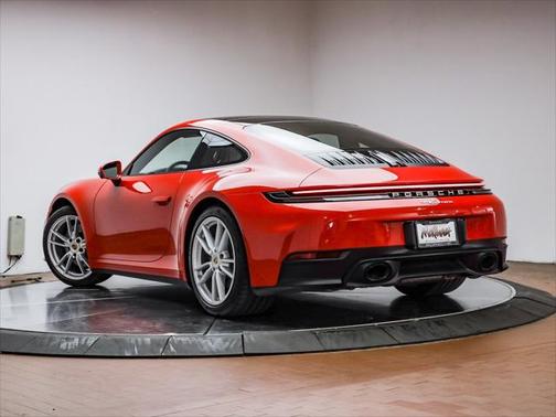 2025 Porsche 911 Carrera