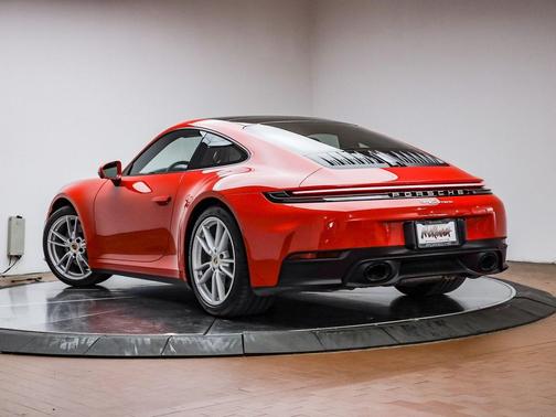 2025 Porsche 911 Carrera