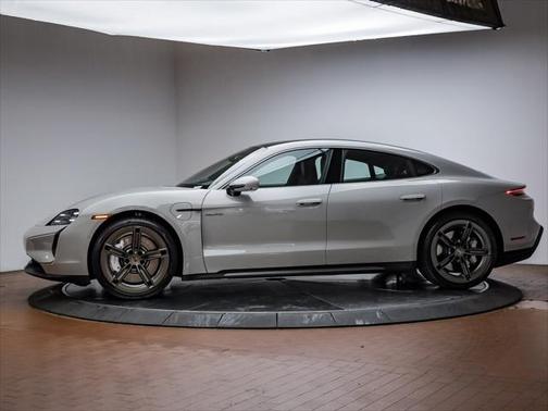 2025 Porsche Taycan Turbo