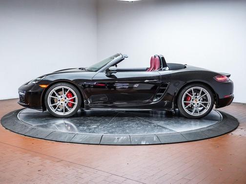 2024 Porsche 718 Boxster S