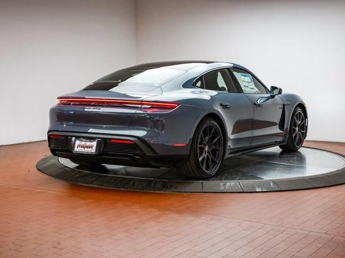 2026 Porsche Taycan GTS