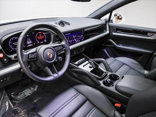 2025 Porsche Cayenne Premium Package Plus
