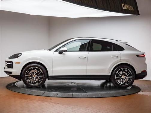 2025 Porsche Cayenne Premium Package Plus