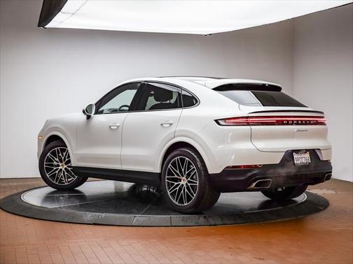 2025 Porsche Cayenne Premium Package Plus