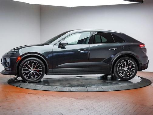 2025 Porsche Macan 4S