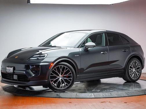2025 Porsche Macan 4S