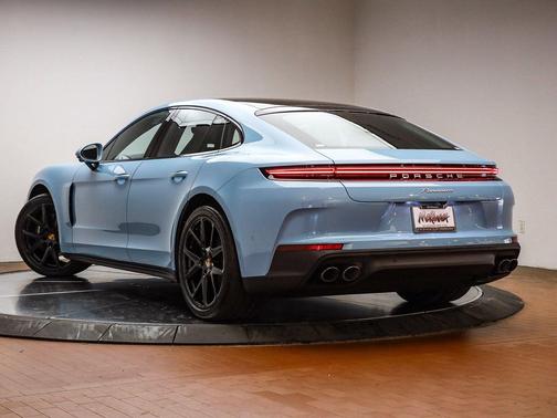 2026 Porsche Panamera 