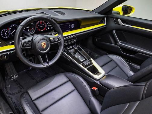 2023 Porsche 911 Carrera