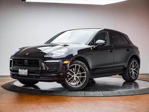 2025 Porsche Macan Base