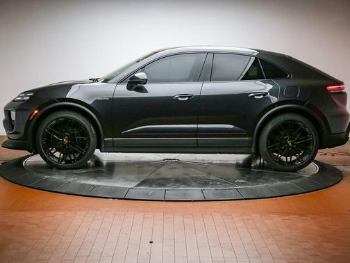 Volcano 2026 Porsche Macan Macan Electric
