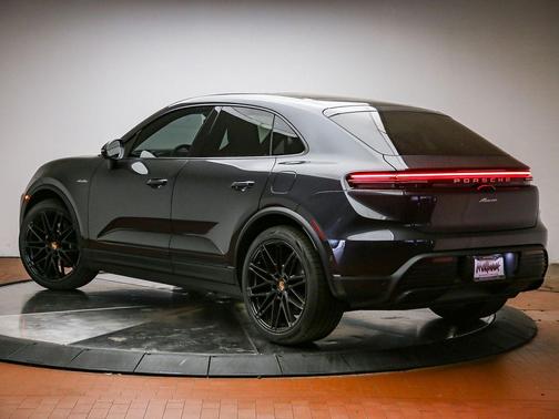 Volcano 2026 Porsche Macan Macan Electric