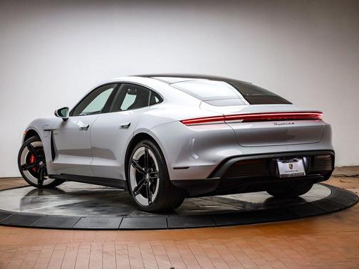 2026 Porsche Taycan 4S