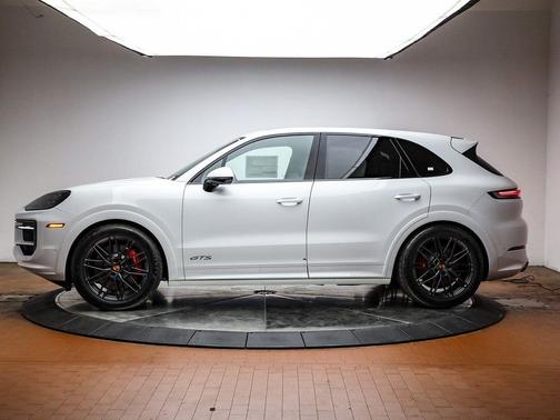 2026 Porsche Cayenne GTS