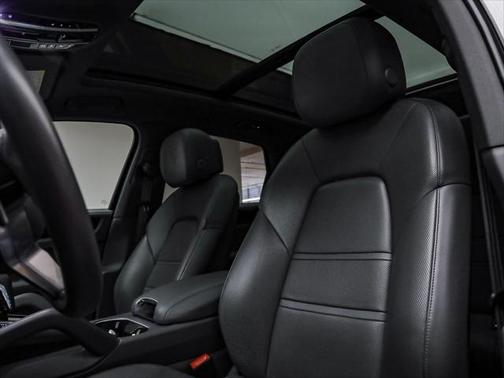 2023 Porsche Cayenne Platinum Edition