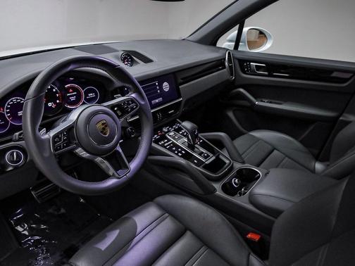 2023 Porsche Cayenne Platinum Edition