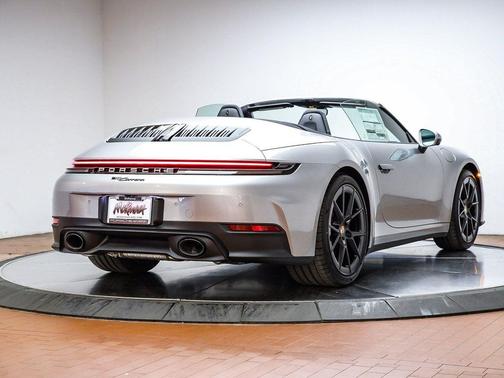 2026 Porsche 911 Carrera