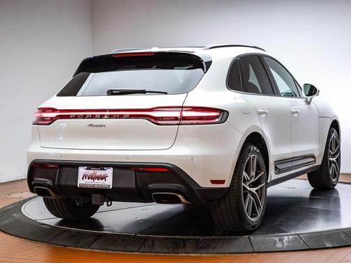 2025 Porsche Macan 