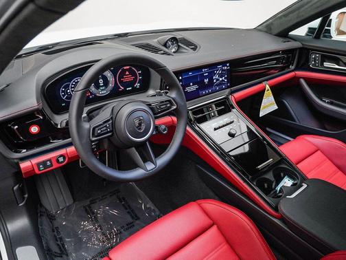 2026 Porsche Panamera Turbo
