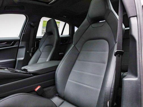 2026 Porsche Panamera 4