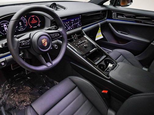 2026 Porsche Panamera 4