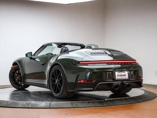 2026 Porsche 911 Carrera 4 GTS