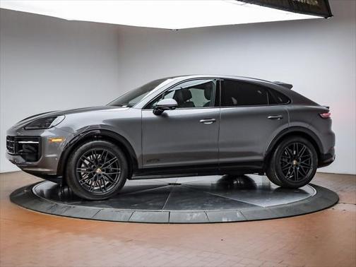 2025 Porsche Cayenne GTS