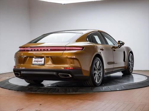 2025 Porsche Panamera 4
