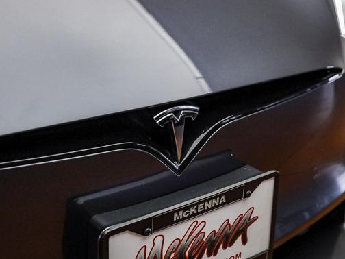 2022 Tesla Model S Plaid