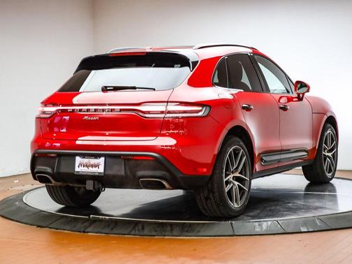 2025 Porsche Macan Base