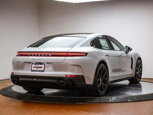 2026 Porsche Panamera 