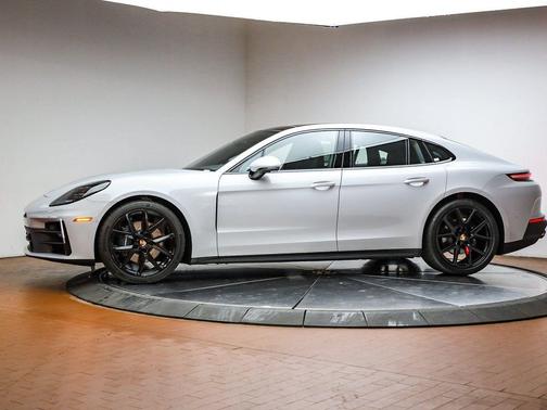 2026 Porsche Panamera 