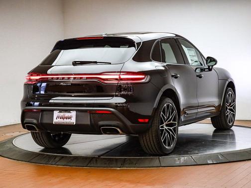 2026 Porsche Macan 