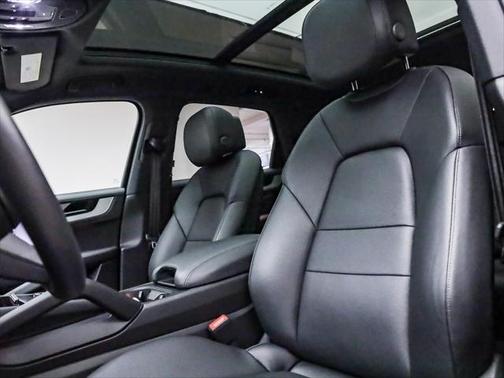 2025 Porsche Cayenne Base