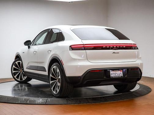 2025 Porsche Macan Electric