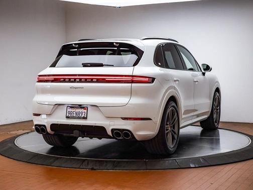 2025 Porsche Cayenne Cayenne