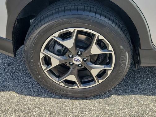 Ice Silver Metallic 2018 Subaru Crosstrek 2.0I PREMIUM