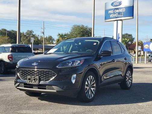 2022 Ford Escape TITANIUM