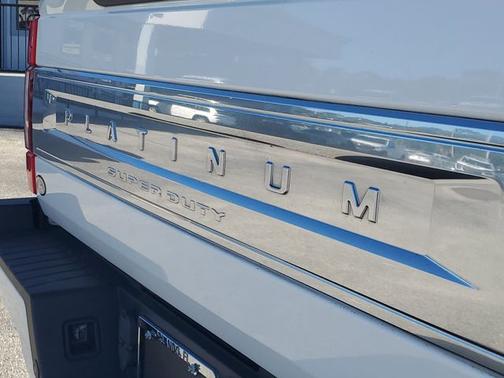2022 Ford F-350 PLATINUM