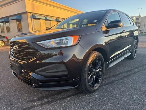 2022 Ford Edge SE