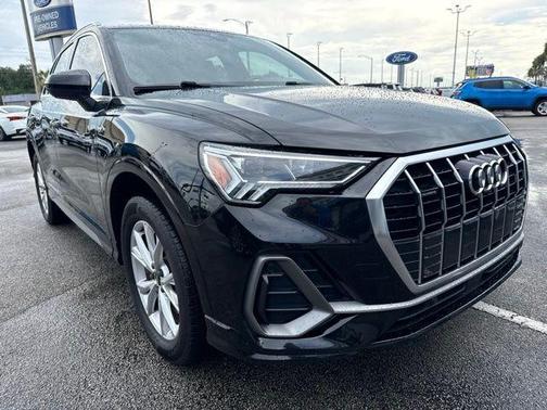 Mythos Black Metallic 2022 Audi Q3 45 S line Premium