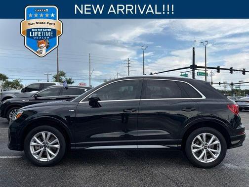 Mythos Black Metallic 2022 Audi Q3 45 S line Premium