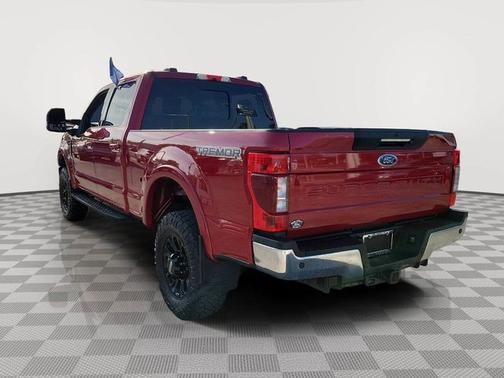 RAPID RED 2022 Ford F-350 LARIAT SUPER DUTY