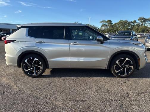 2024 Mitsubishi Outlander SEL
