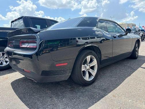 Pitch Black Clearcoat 2019 Dodge Challenger SXT