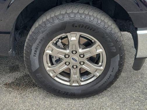 Black Metallic 2022 Ford F-150 Lariat