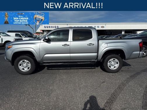 2022 Toyota Tacoma SR