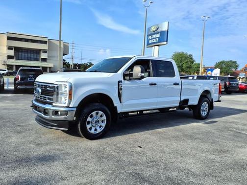 2023 Ford F-350 XLT